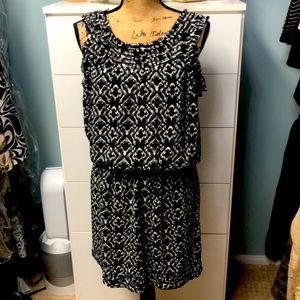 Max Studio xl dress black and off white pattern with elastic waist